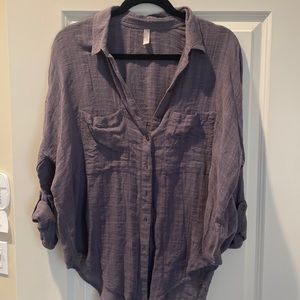 Beautiful Free People button down 100% cotton plum shirt in size medium